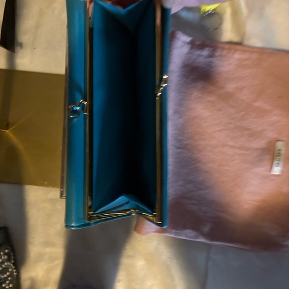 Miu Miu Turquoise Wallet with Kiss lock. - Picture 4 of 14
